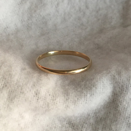14k Gold Band Ring - Classic & Minimalist Design